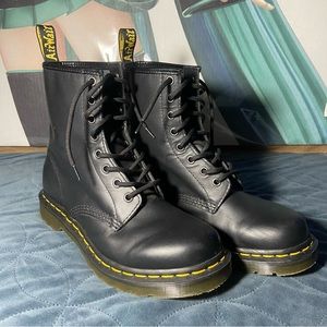 Doc Martens 1460 NAPPA LEATHER LACE UP BOOTS Woman's Size 9